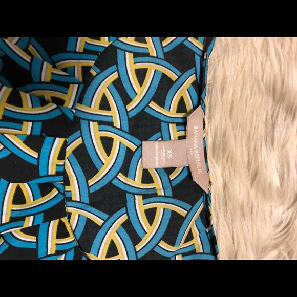 Geometric Pattern Sleeveless Top - Picture 3 of 4